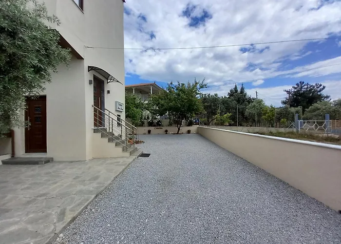 公寓 Maria Dina 2 *